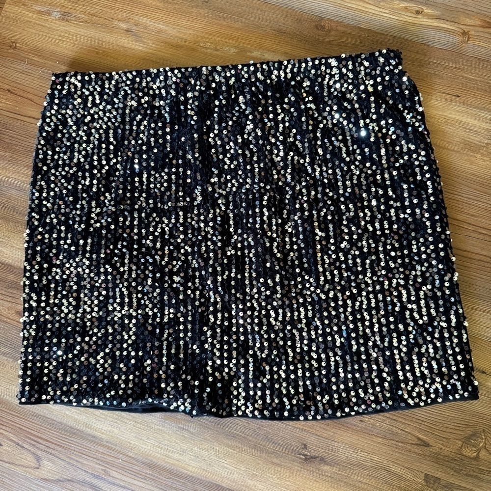 SHEIN Black and Gold Sequin Pencil Skirt